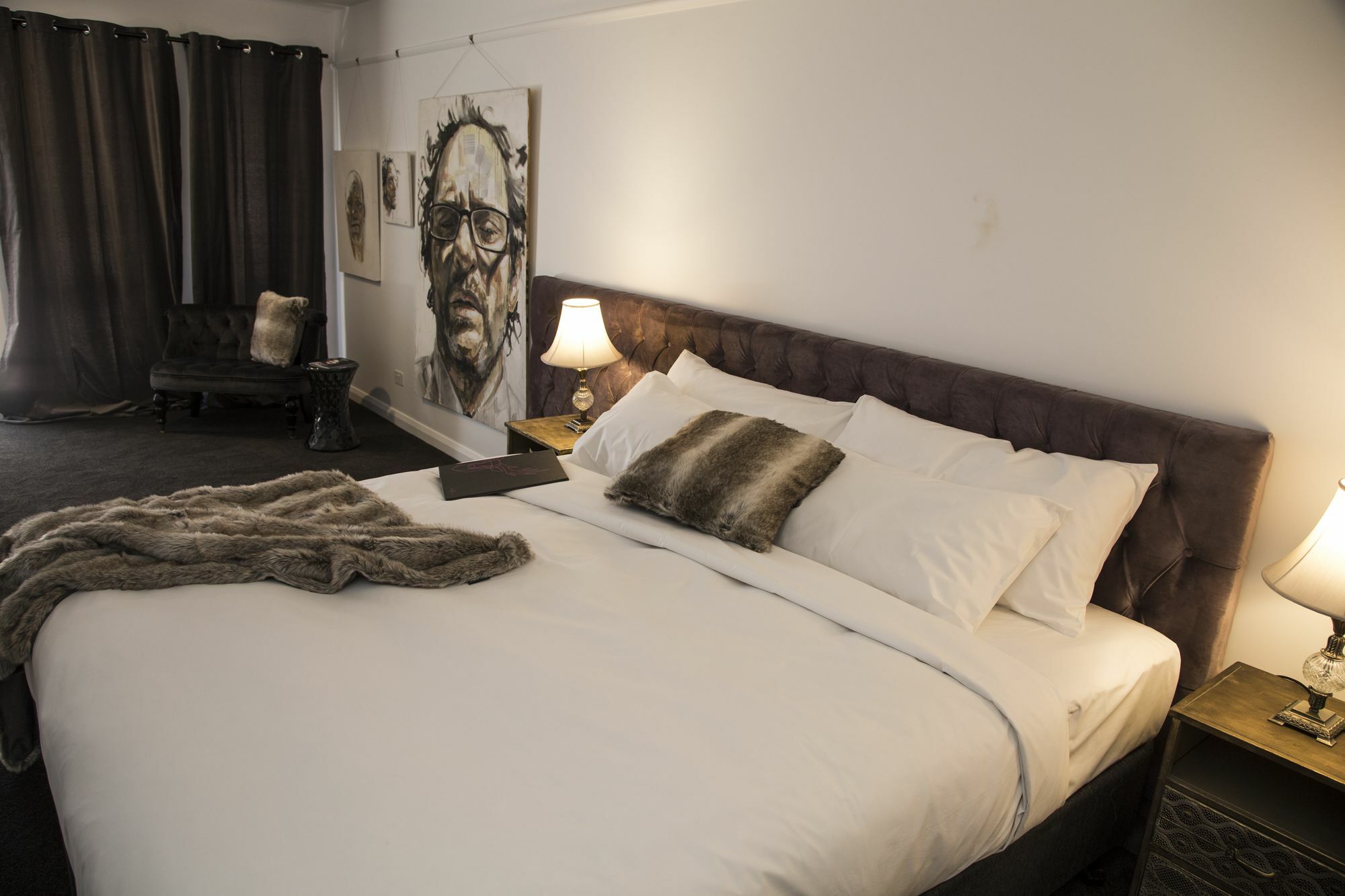 Daylesford Art Motel Exterior foto A bedroom at the hotel